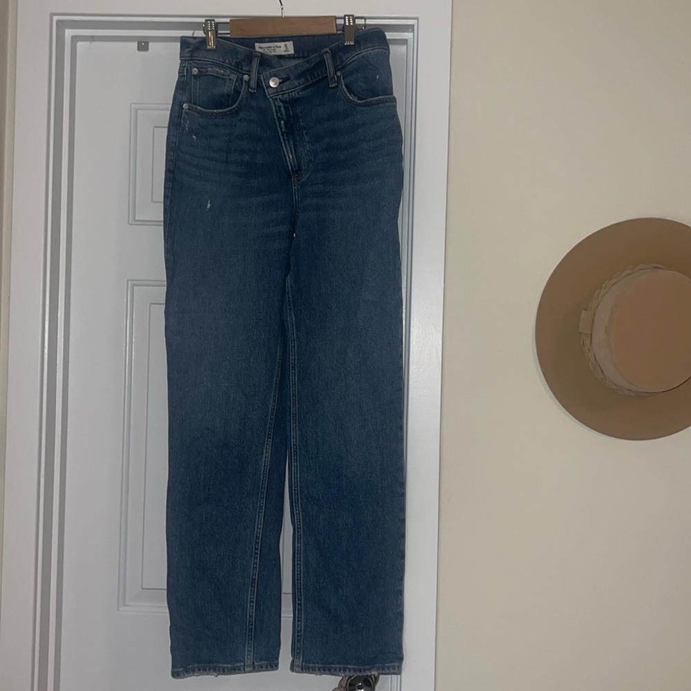 Abercrombie 90’s Straight Ultra High Rise Denim